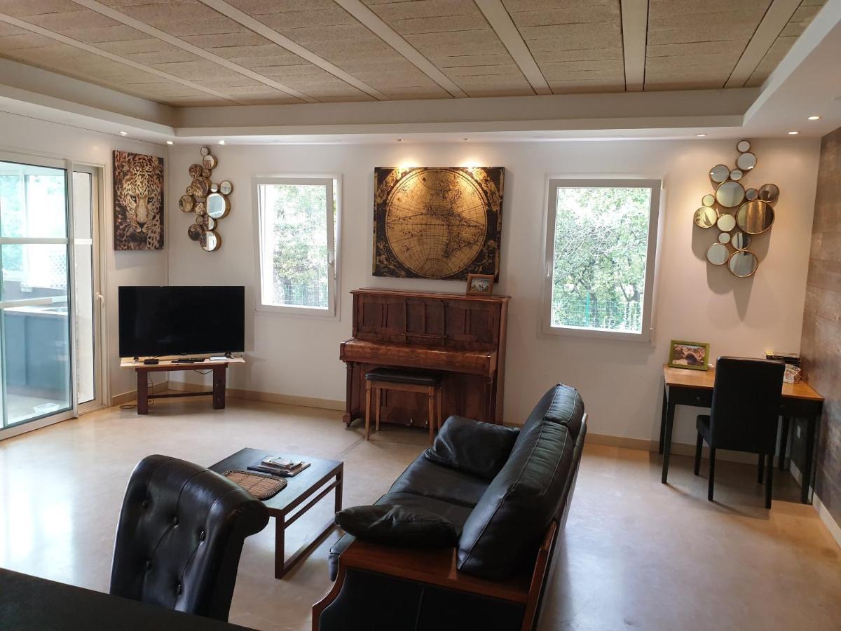 Le Clos Du Grand Chene - Gites 4 Etoiles - Saint-Marcel-d'Ardeche Ngoại thất bức ảnh
